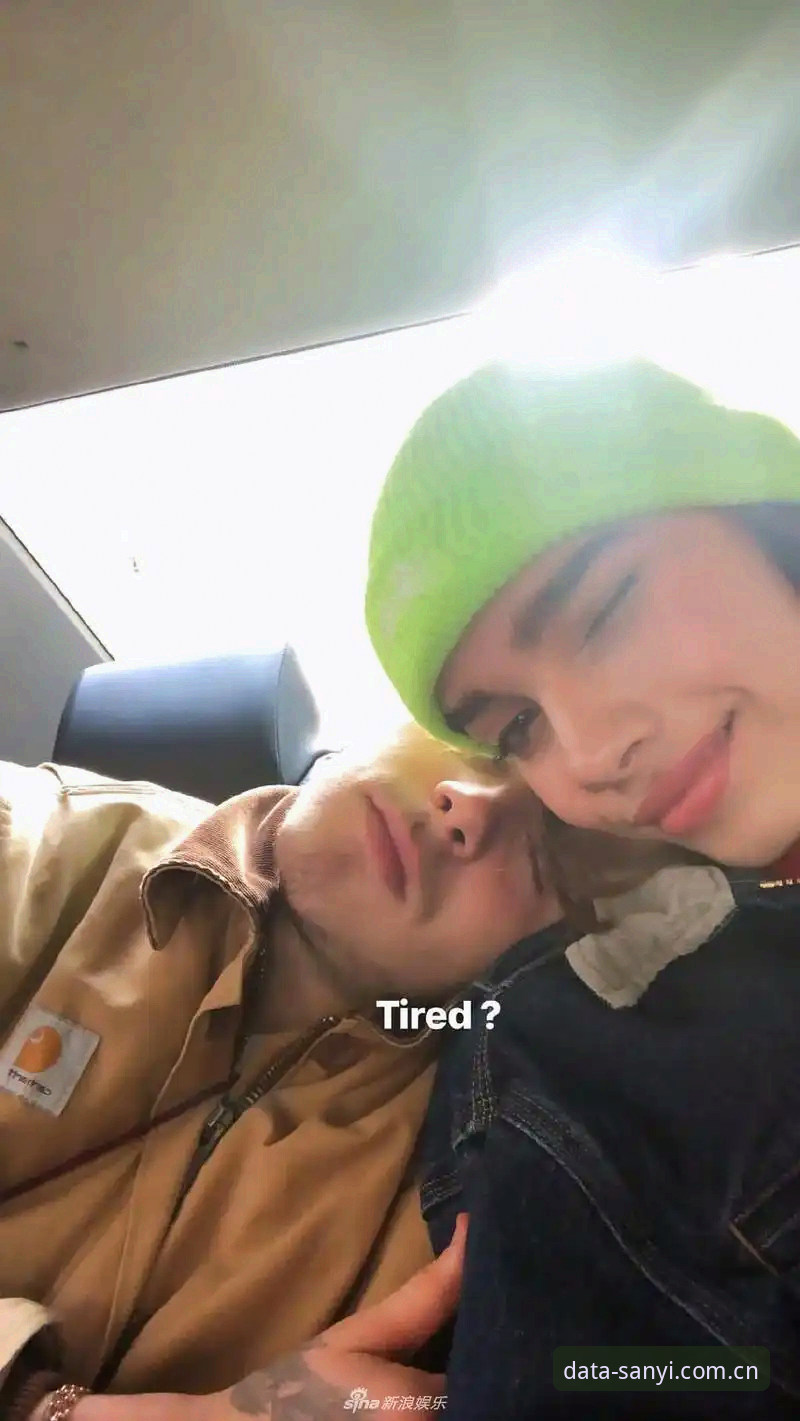 世界杯看台一吻背后的数据与温度：墨西哥同性伴侣拥吻照现象评测报告